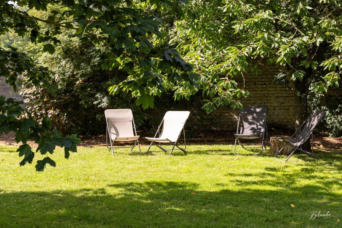 Le Manoir De La Valette Bed & Breakfast Florennes ภายนอก รูปภาพ